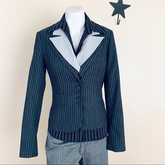 Suzy Shier Double Lapel Grey Pinstripe Blazer - Picture 3 of 16